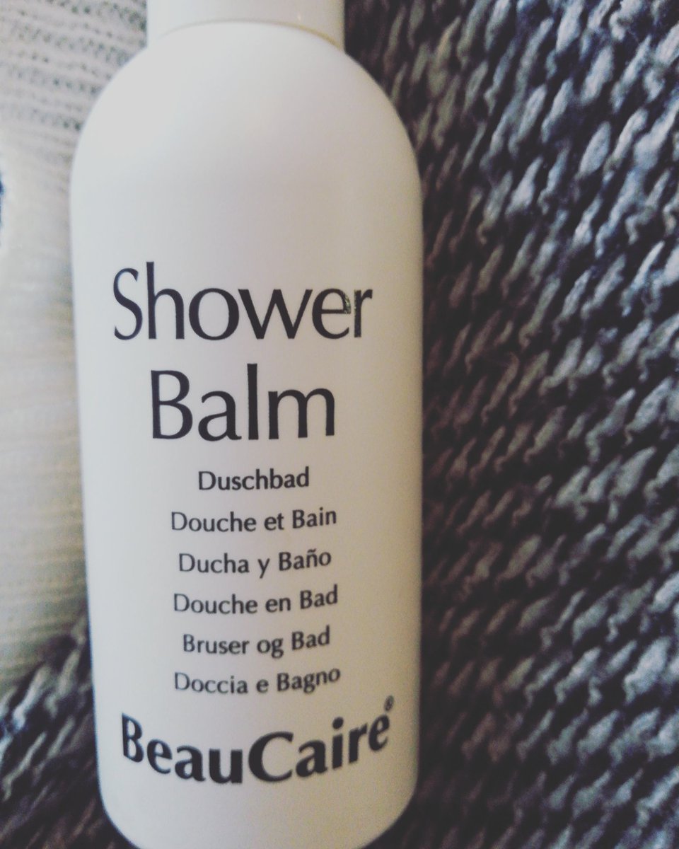 CapeBaumann's tweet photo. A mild shower gel for gentle daily cleansing. Afterwards pamper your skin with the BeauCaire Body Lotion to keep it soft & smooth.
#Drbaumann #natural #organic #vegan #crueltyfree #sustainable #nontoxic #bodylotion #skincare #beautifulskin #Healthyskin #protection #sunblock https://t.co/gUJWAHu3Z1