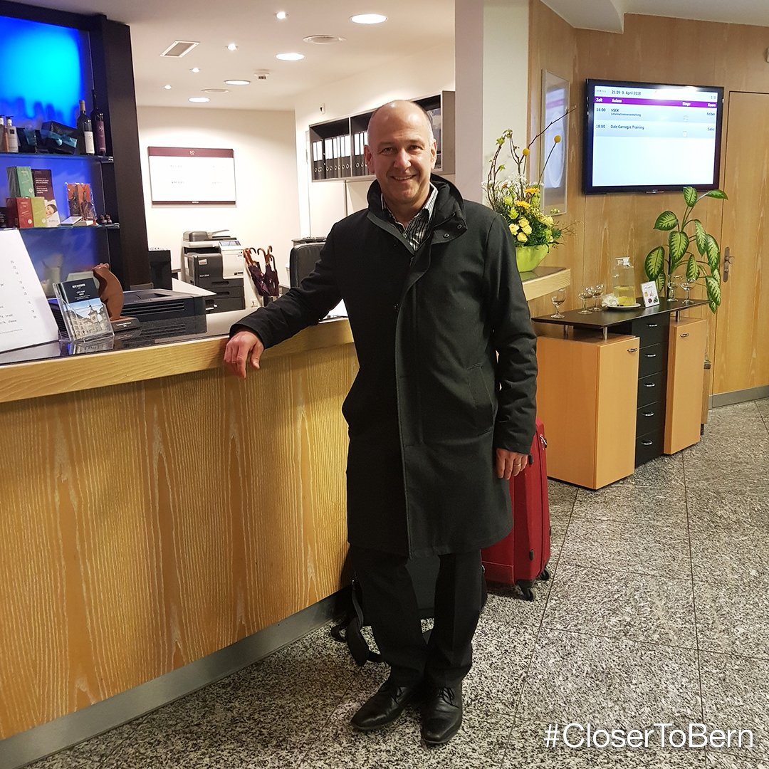 🎉 J'Ador(e) ça😍 🎉 Direktbucher Philipp Mähr aus St. Gallen darf sich zu den glücklichen Gästen des Sorell Hotel Ador zählen. Er wird mit einem Gratisnacht-Gutschein belohnt. ✅📞🌐📧👥 Direkt buchen und jubeln: closertobern.ch | #BERNHotels #CloserToBern <a href="/SorellHotels/">Sorell Hotels</a>