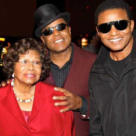 Happy birthday to my amazing Mother and dearest brother <a href="/JackieJackson5/">Jackie Jackson</a>
