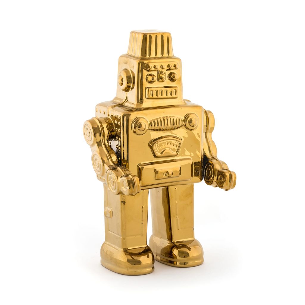 aprilandthebear's tweet photo. Straight up obsessed with this brand-spanking new arrival.
From Italian brand Seletti, this golden mechanical wonder measures 17.4 x 12.4 with a height of 30cm and will look INCREDIBLE wherever you decide to put him.
#goldrobot #robots https://t.co/nzw17bj0Zf