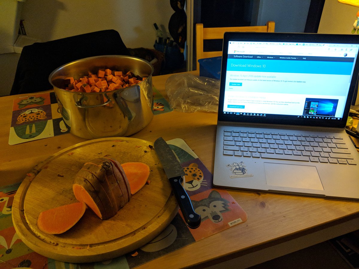 codepo8's tweet image. Multitasking #Windows10upgrade #sweetpotatoes