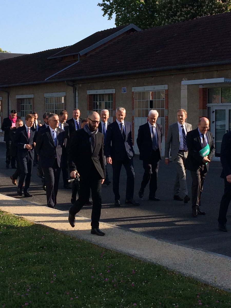 Arrivée de <a href="/BrunoLeMaire/">Bruno Le Maire</a> dans les locaux du Cetim-Certec pour une matinée dédiée à l’industrie