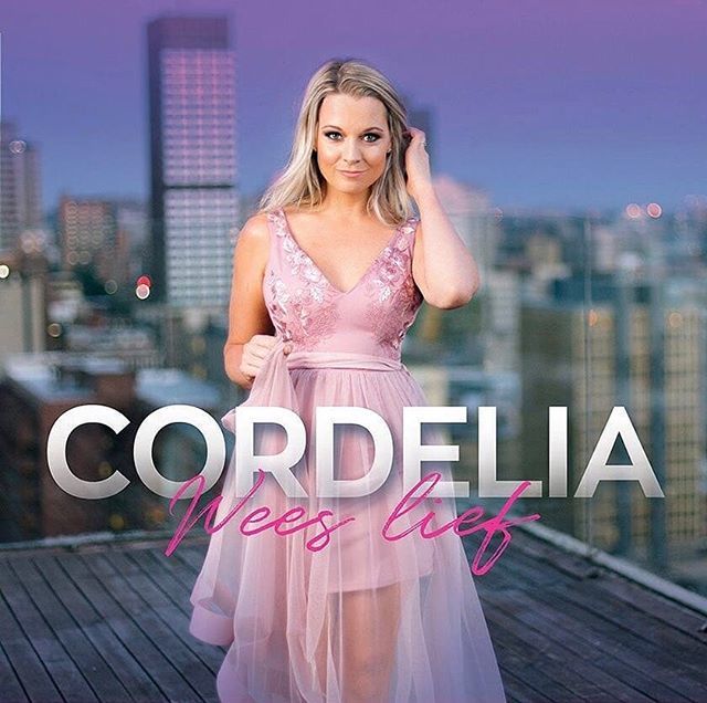 sa_artists's tweet photo. Credit to @mnmediahousesa : Die lang wag is verby. Ons deel vanaand vir die heel eerste keer @cordelia_louise se splinternuwe album #WeesLief se voorblad! Jy kan uitsien na liedjies soos #WeesLief, #Volmaak, #Vreesloos en nog vele meer. Haar album is binnekort landswyd beski… https://t.co/IX3F3HF1tK