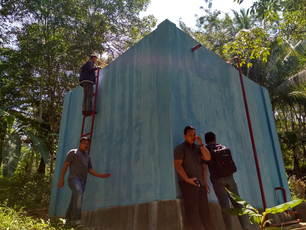 dendonie717's tweet photo. Monitoring pembangunan sarana air bersih d Ds Matang Batas kec.Hatungun 
#TerimaKasihPLD 
#PadatKaryaTunai 
#ManfaatDanaDesa 
#SalamP3MD 
#DanaDesa 
#TPPIKalsel #KabTapin 
@jokowi @EkoSandjojo @anwsanusi @taufikmadjid71 @fachrilabalado
@tppindonesia @kpw3_kalsel https://t.co/WpVJg8F4yC