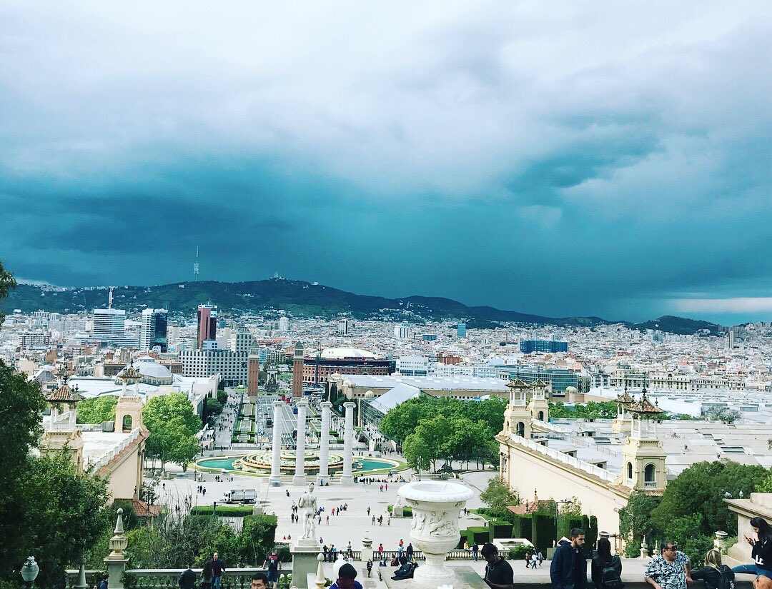 vickyeurope's tweet photo. Un buen día con amigos banqueros chinos en Barcelona!
#barcelona #bancochino #inversionchina #nuevarutadelaseda #victoriajingxiang https://t.co/1dCd18Mdxo