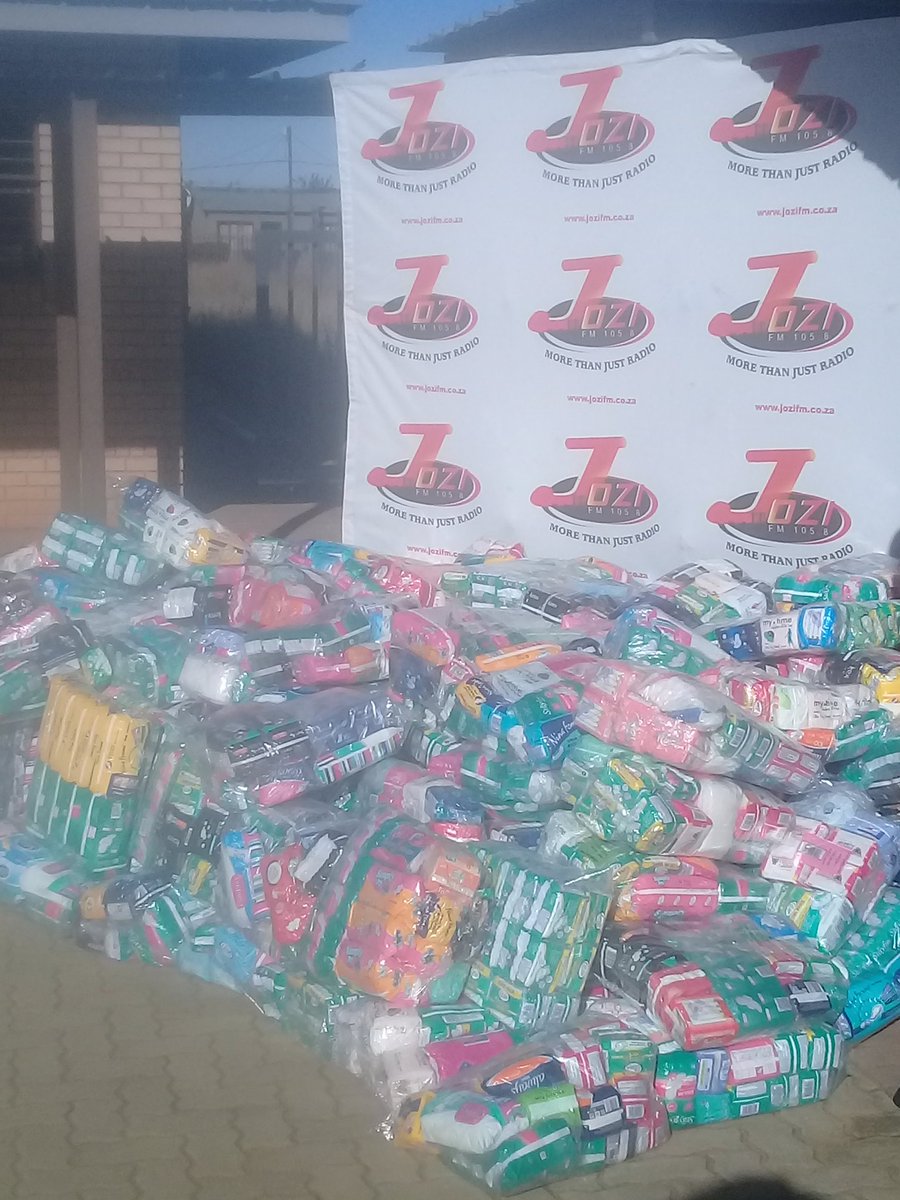deejayprincesa's tweet photo. Matla primary school in Bloemfontein getting donation #fortheprincess @jozifm https://t.co/nu3gNRLGh9
