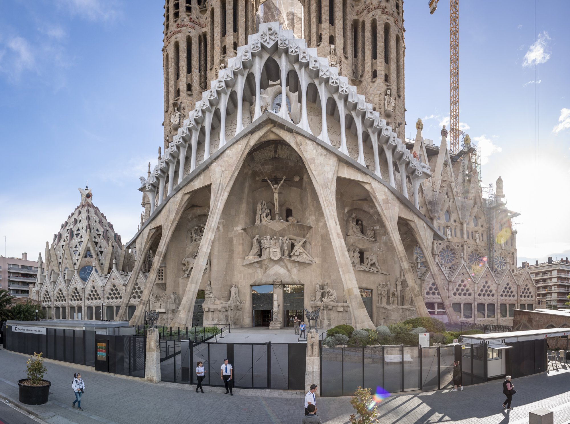 La Sagrada Família on Twitter: "Fantastic panoramic view of the Passion façade by #BarcelonaBusTurístic! With it we wish you a #HappyFriday https://t.co/Bl984w1L6W" / Twitter
