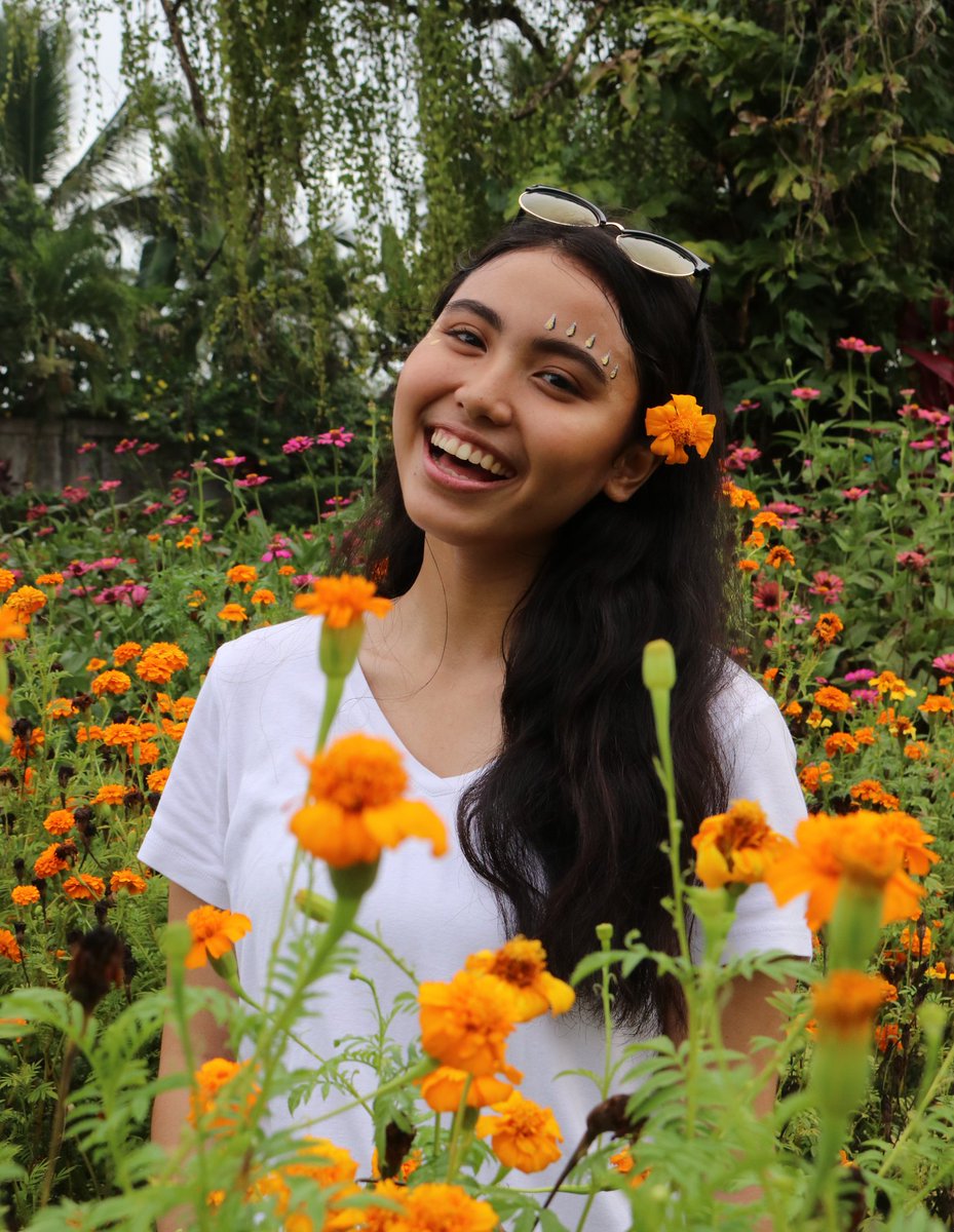 ohsoacquiescent's tweet photo. From the rich forest and sun-kissed flowers, to the sparkling beaches of our lush paradise, we present to you our tropical goddess! ๐ด๐บ
@mesa_sjm
#LushIsland #LithosPhaira #ScienceCamp2018 https://t.co/yAU5YICCQc