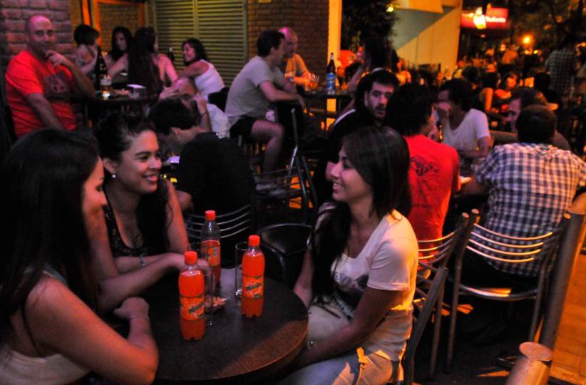 Avui és el dia d'esta'ls bars, i la gent ja ho celebra. #StarWarsDay 新宿