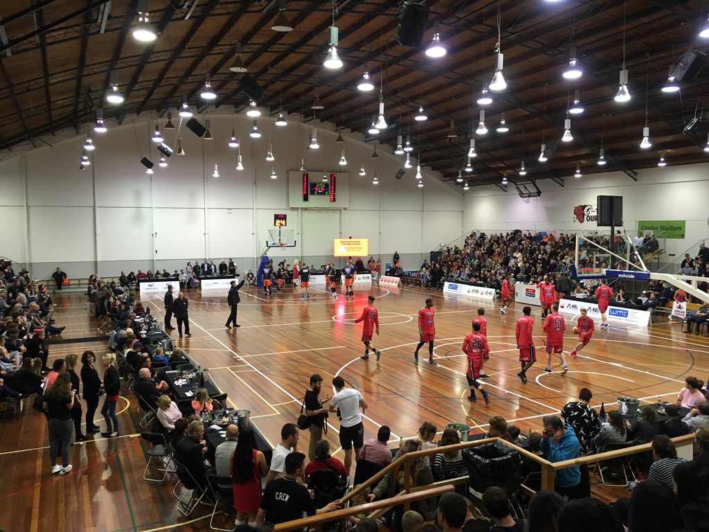 Gearing up for what should be a kiwi institution with <a href="/DanRichardson21/">Daniel Richardson</a> #classicNBL