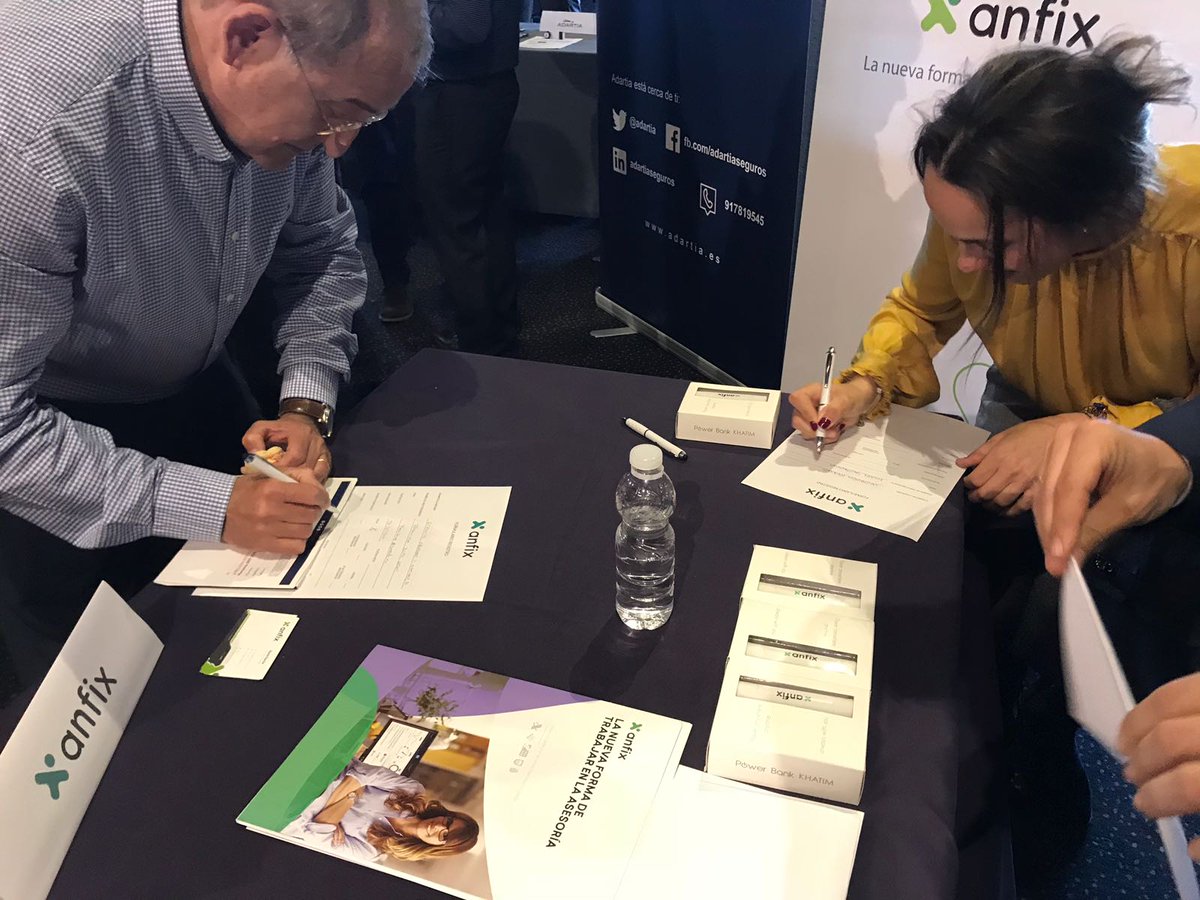 anfix's tweet photo. Ayer #anfix estuvo presente en la Jornada de la Renta organizada por la @APAFCV en #Valencia. Muchas gracias a todos los que os acercasteis a visitarnos!!! https://t.co/8VzXo7gp3l