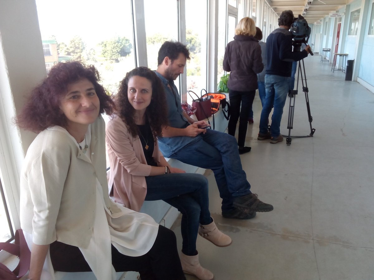 OldGrowth_UHU's tweet photo. Ayer pasamos un gran día en @UniHuelva con #ManuTrillo y @canalsur @EspacioCanalSur ¡Deseando ver el reportaje y compartir con tod@s el trabajo y gran valor de nuestros #bosques! proyecto @OldGrowth_UHU @FBiodiversidad. Exposición fotográfica #ManuTrillo https://t.co/zNWVi9ptB9