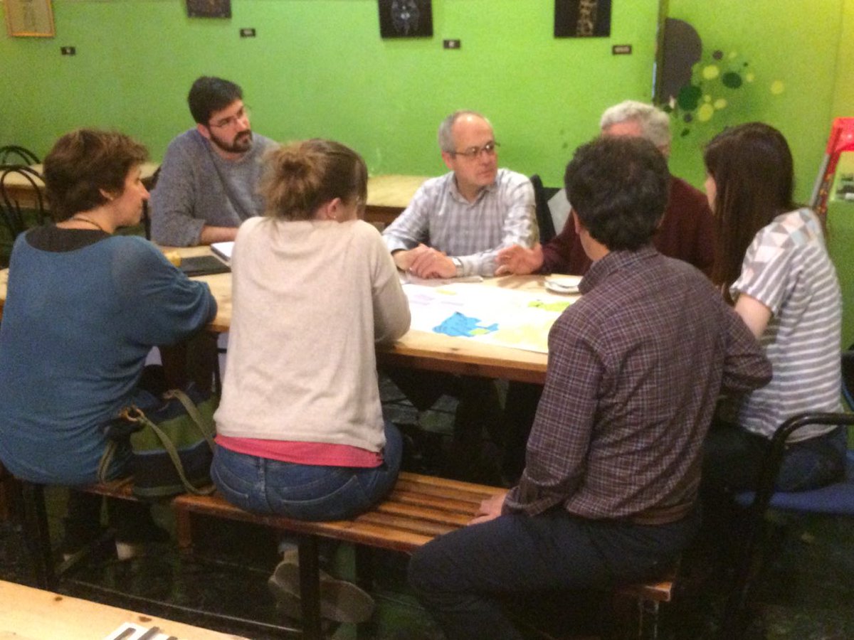 emprendes_net's tweet photo. Ayer celebramos nuestro #CafESS de #ESS y #Educación y estuvimos así de a gusto. https://t.co/3RRcJUsol5