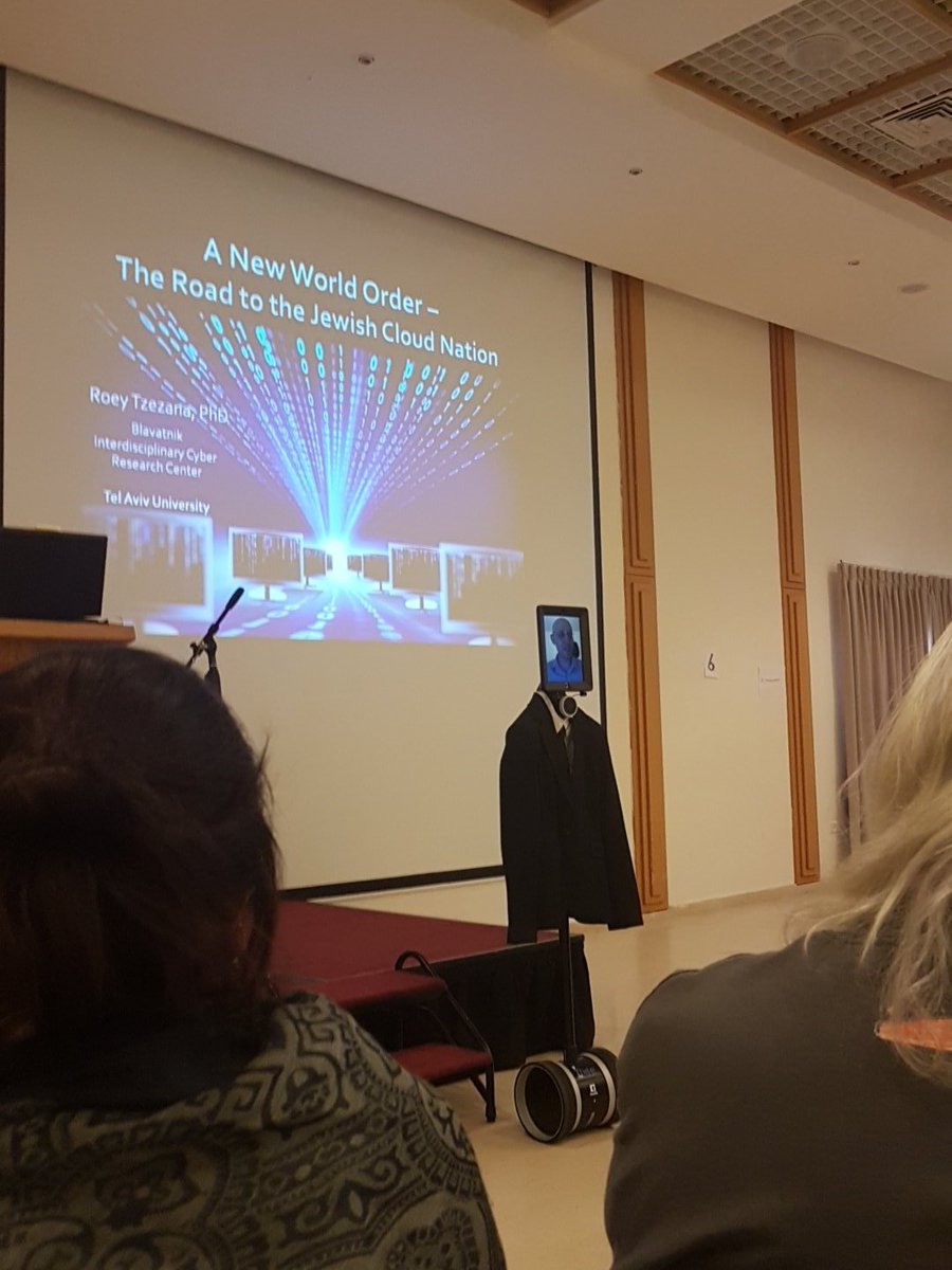 SteveWeller82's tweet photo. Already this is the best way of presenting an @Limmud session I have ever come across #futurist #thefututeisnow #limmudconnect https://t.co/g2GUApIZja