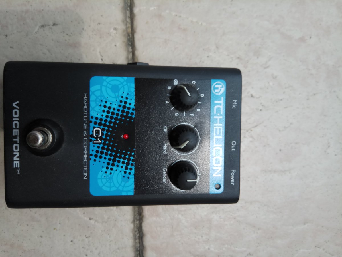 tim_melodicpunk's tweet photo. 50/50 nak jual.. sapa nak suara ala ala lagu "tapi lapar" tu bole try ni.. memang sebijik, Daft Punk, T-Pain, Fear & Loathing In Las Vegas apa saja akan dia "AutoTune" kan #tchelicon #hardtune #autotune #midlevel https://t.co/rBiP3302e7