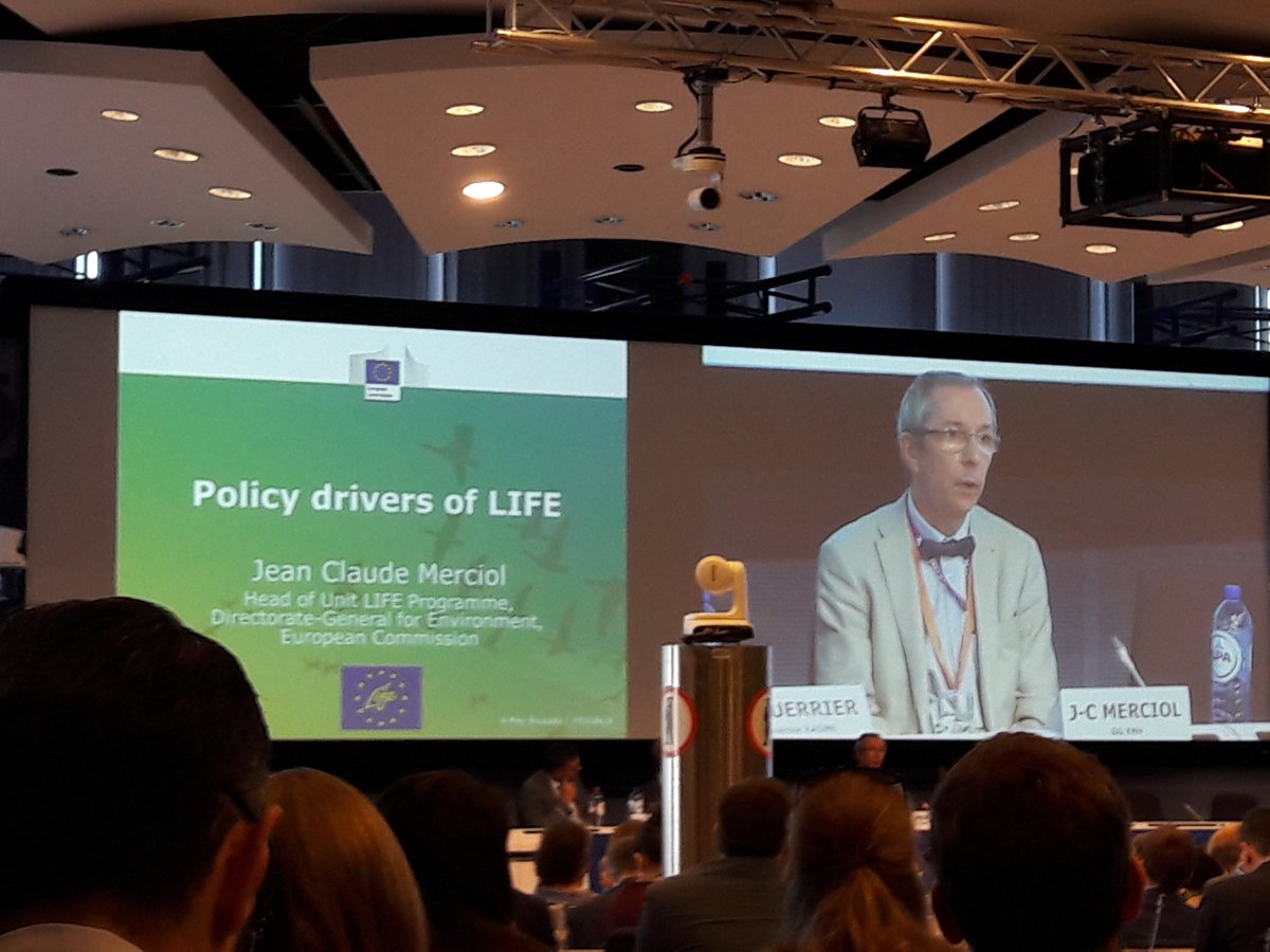 VickyLeloup's tweet photo. Dienst Europa aanwezig op de LIFE programme infoday 2018! #LIFE #EuropeanCommission #DGclimate #DGenvironment #Charlemagne https://t.co/enCFMldzt7