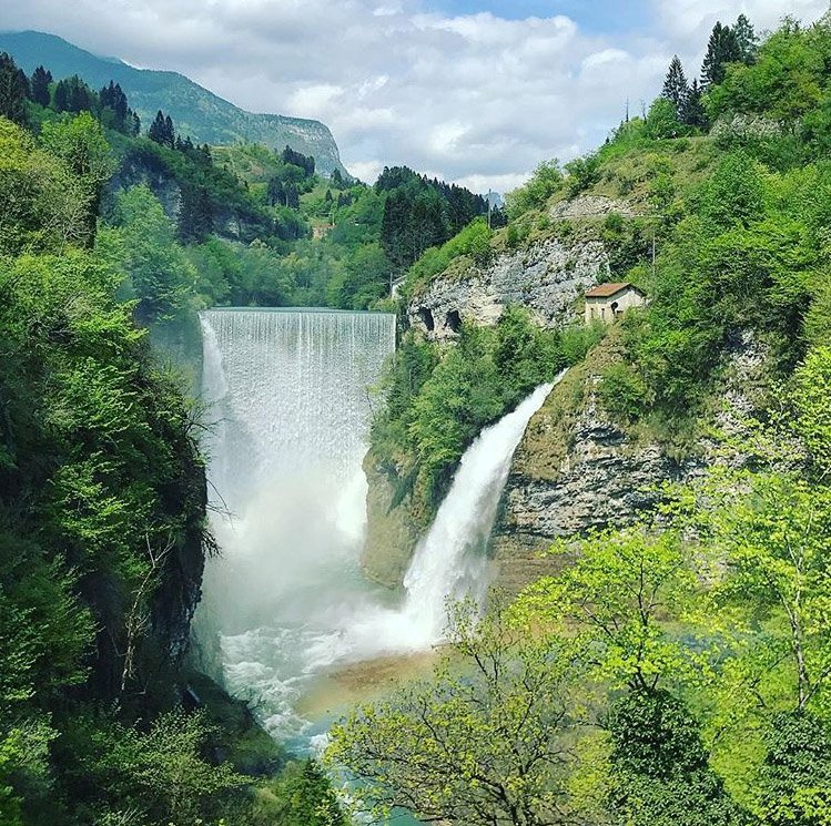 “Sulle orme dell’orso delle caverne” è un itinerario naturalistico e paleontologico che vi farà scoprire paesaggi unici #Lamon bit.ly/2FHrsLQ #VisitVeneto (foto IG matteodaqui)