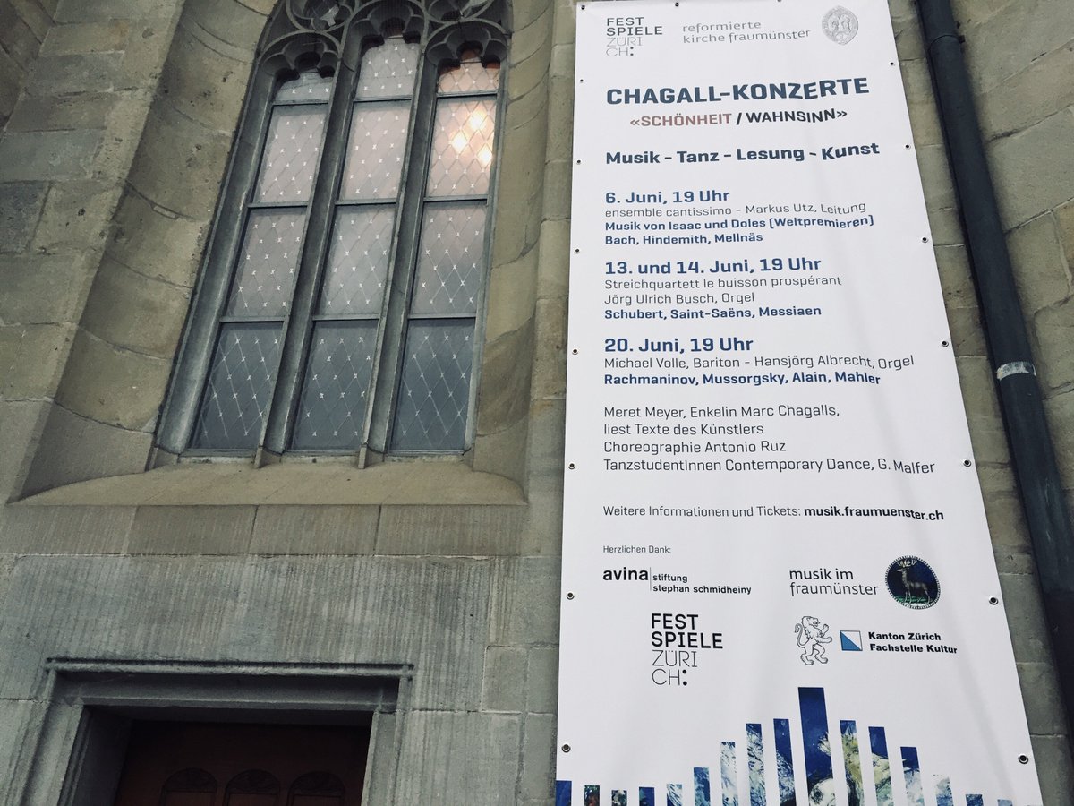 SwissFdns's tweet photo. Auf dem Heimweg am Fraumünster in #Zuerich vorbeigelaufen: #avinastiftung unterstützt die Chagall-Konzerte. Schön unsere Mitglieder im Stadtbild anzutreffen! #stiftungenheute #philanthropie https://t.co/OugbkXrvfY