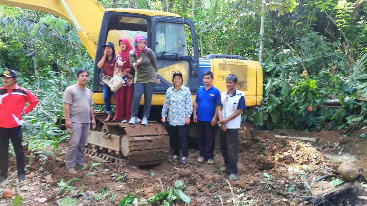Erdania3's tweet photo. Sebagai Motor Penggerak Desa
#TerimakasihPLD
#TPPIKaur 
#TPPIBengkulu
@EkoSandjojo
@tppindonesia
@dpmd_bengkulu
@tppi_p3mdbkl
Desa Membangun Indonesia https://t.co/uw23umCg2l https://t.co/yWZJLovKbu