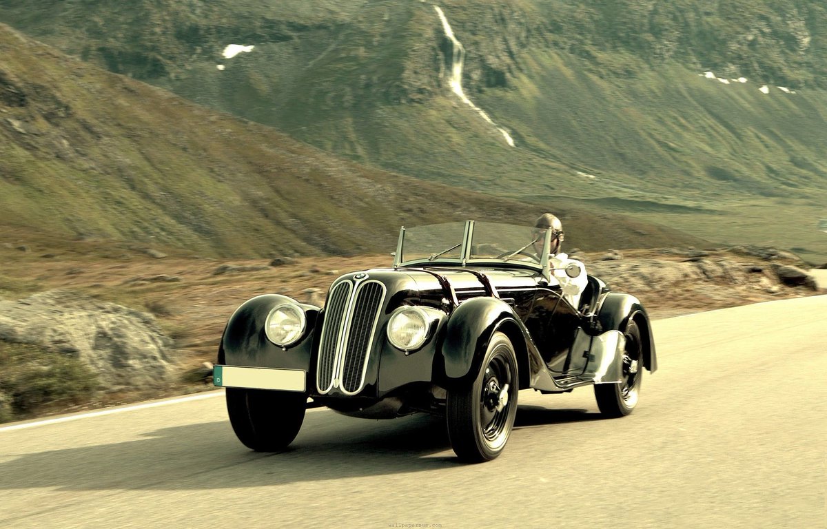 classic_bmw's tweet photo. Nothing beats a vintage BMW on a Friday morning... #ClassicCars #BMWorld @BMW_Classic @BMWCCGB https://t.co/xo9YvxaU6v