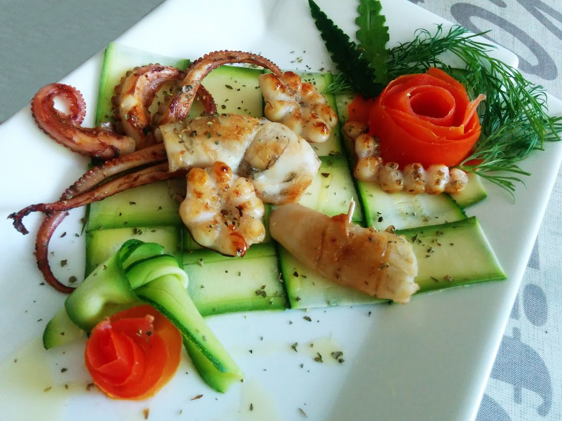 CucinedalMondo5's tweet photo. Moscardini alla piastra
#italianfood #visualfood #Foodie #foodbloggers #foodpics #insalate #salads #easyrecipes #piattidipesce #HealthyFood #Eating #EatRight #Cooking #foodlovers #cuisine #folloMe https://t.co/ZtZzzVdKjg