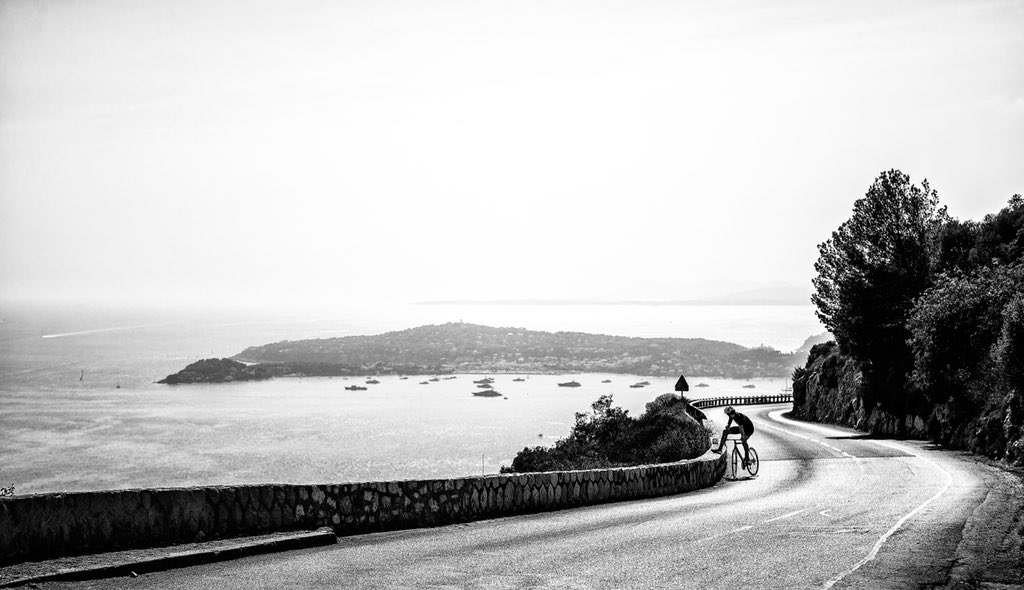 Un enorme grazie a tutte le persone che in questo difficile momento per me e la mia famiglia hanno dimostrato la propria vicinanza ed affetto... instagram.com/p/BiWSxPgHexN/