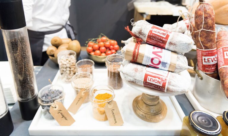 identitagolose's tweet image. Gli amici di Identità Milano - terza parte.
Eccellenza, ricerca, qualità: l'area espositiva di Identità Milano #IGmi18 è stata una fucina di idee per la ristorazione identitagolose.it/sito/it/237/19…