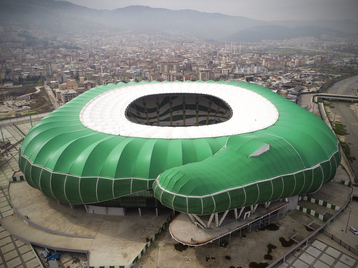 ManoaManoFUT's tweet photo. Novo estádio do Bursaspor, ‘The Green Crocodiles’. 🏟🐊🇹🇷 https://t.co/Ow4GP3UUUQ