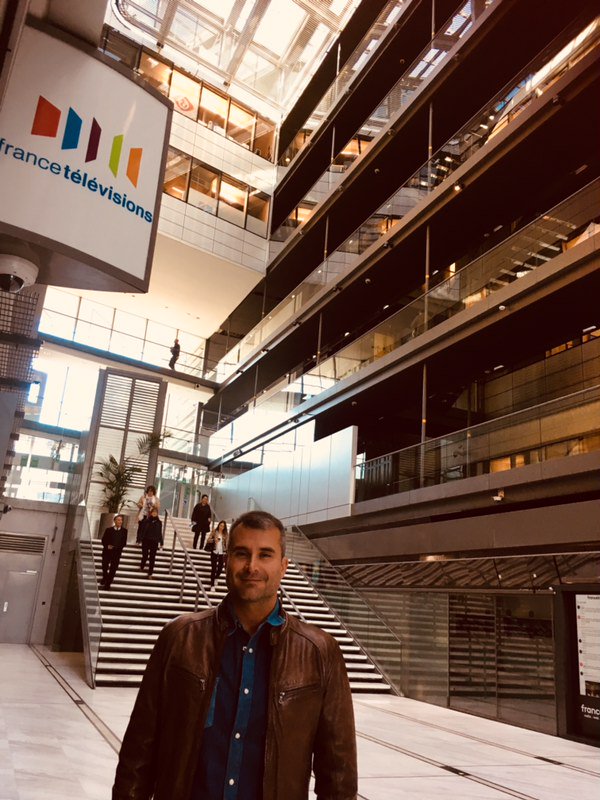 MyKalypse's tweet photo. 🎥 Au lever du jour, nous avions rendez vous à @Francetele avec un Fan de #Kalypse, le présentateur sportif Grégoire Tournon @gregtournon. L'un de nos ambassadeurs préférés ! https://t.co/41xLsEuvtd