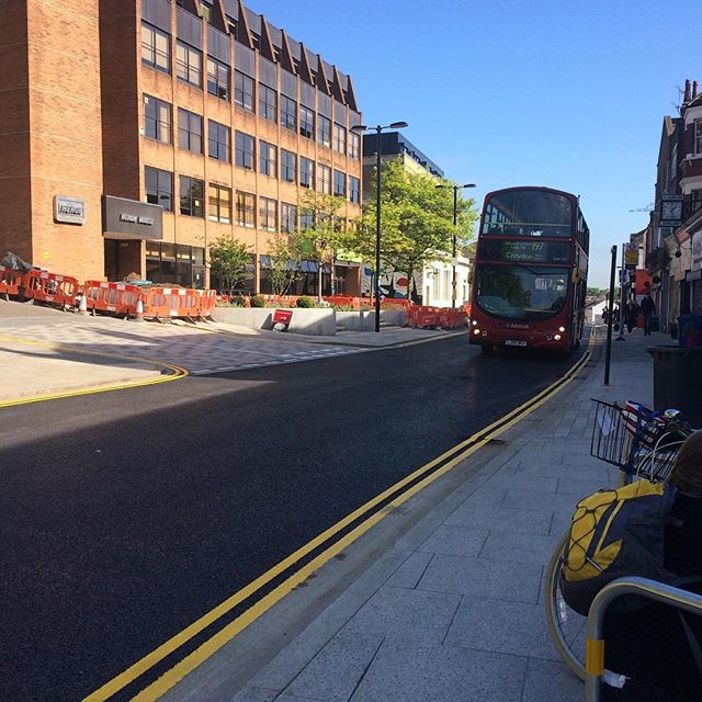 TheArchieParker's tweet photo. DARTMOUTH ROAD IS OPEN!!! Never felt so happy to see yellow lines! And it’s SUNNY! https://t.co/rbZHw1G4fl https://t.co/zS9zMvOdbm
