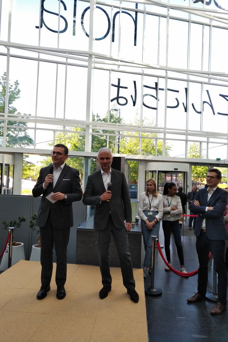 Ge_Pellissier's tweet photo. Delighted to speak for the first time to @orangebusiness HQ staff in my new role as #OBS Chairman at the side of @HelmReisinger as its CEO - looking forward to working with you all ! Très heureux de pouvoir échanger sur l' #avenir avec les équipes @orangebusiness. https://t.co/6HrWBDeObH