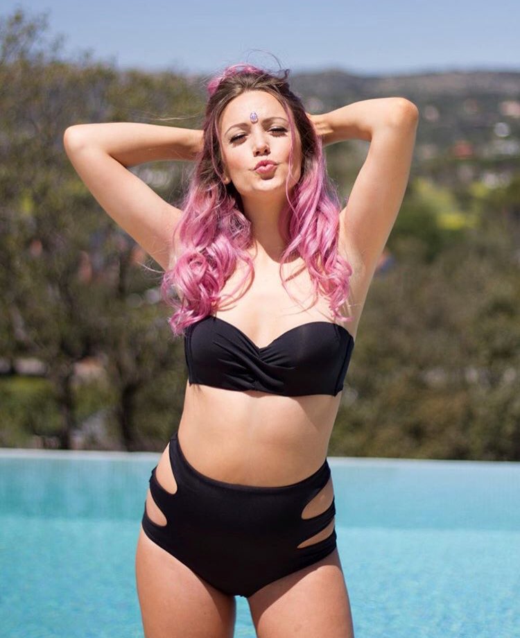 SweetCItalia's tweet photo. Nuove foto delle @SweetCalifornia per @tezenis! ❤️🔥 https://t.co/6MDCapO0xr