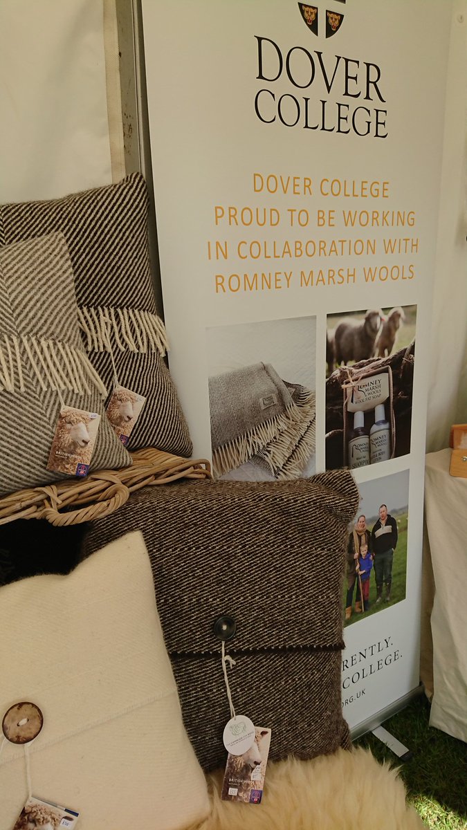 Romneymarshwool's tweet photo. @craftinfocus contemporary #craftanddesign #fair ☀ is shining again, looking forward to meeting lot of lovely people again #producedinkent #wonderfulwork #sheep #wool #yarn #knitting #handmade #weavingdemo #spinningdemo #familyfarm on the road #britishwool #bwmb #dovercollege https://t.co/bnsRXGIzwE