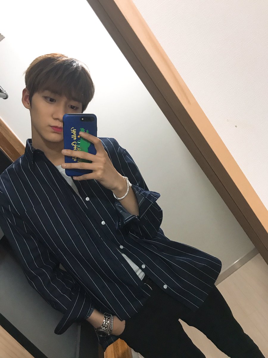 SpainTinkerbell's tweet photo. 040518 [Jihun] Buenos días, Tinkerbell 😘😘😘

#KNK #Jihun #EnCorea el tiempo es bueno también?! https://t.co/7oHGbBGbY9