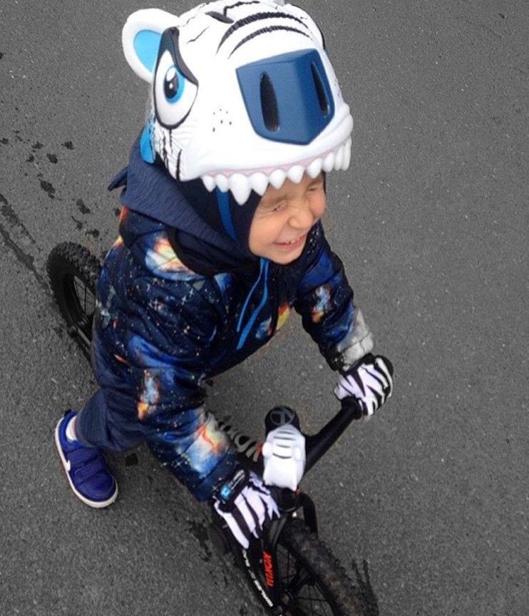 CrazySafetyDK's tweet photo. Look at how cute this boy looks, and your child is next! Share those Crazy Safety looks using #crazysafety https://t.co/3aa4qdThZ7