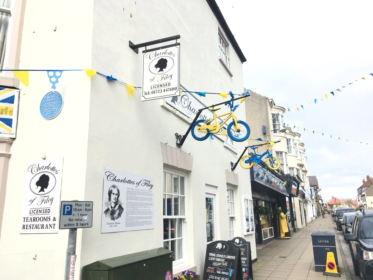 JoanitaMusisi's tweet image. I’ve had a wonderful morning in Filey. They really have gone to town for this years @letouryorkshire Full coverage from 12pm tomorrow and Sunday @BBCYork @CharlottesFiley @nathanturvey @Sarah_Urwin