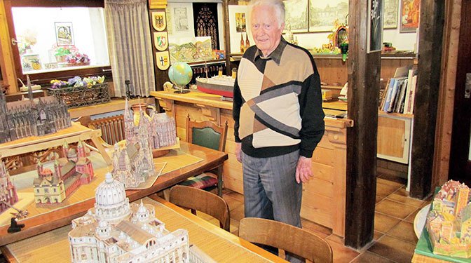 Berühmte Bauwerke als Kartonmodell im Museum grevenbrueck.de/blog/2018/05/0…