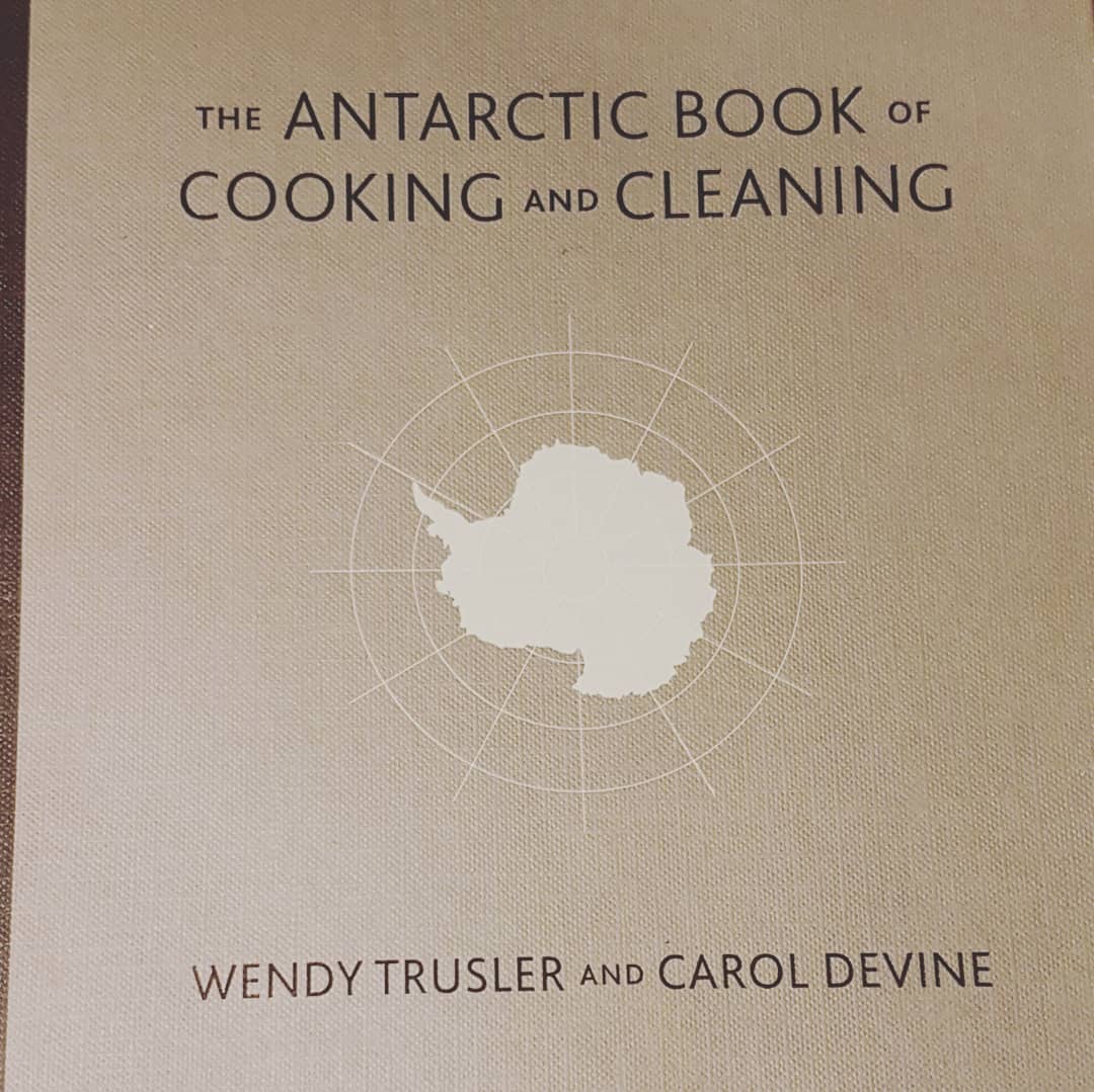 TorontoGarlic's tweet image. #friyay #midnightsnack from @ABCCAntarctica: Roasted #Garlic In Herbed Oil 😋😋😋 #loveONTfood