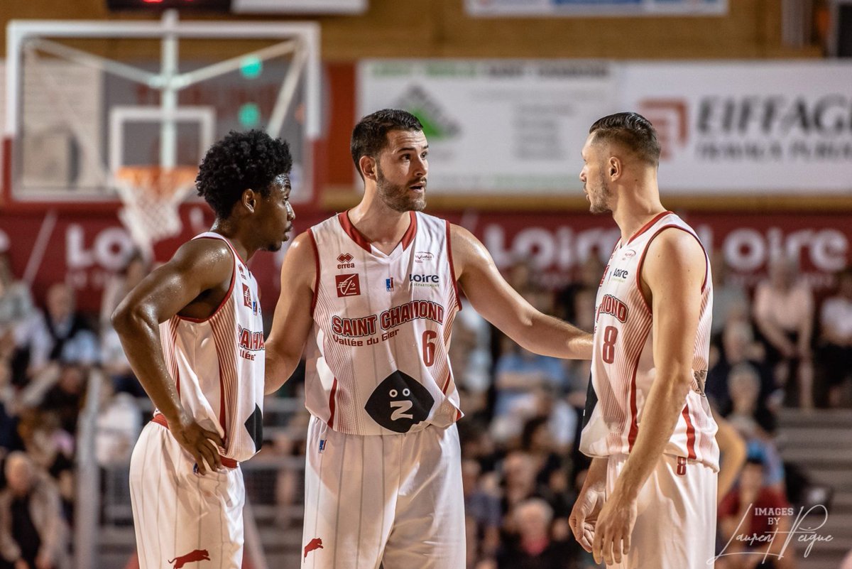 JonathanHoyaux's tweet photo. Déplacement à @FosProvenceBB ce soir ! 🏀🏆
#LNB #SCBVG 🛑⚪️ https://t.co/2zp1Hcv4Sv