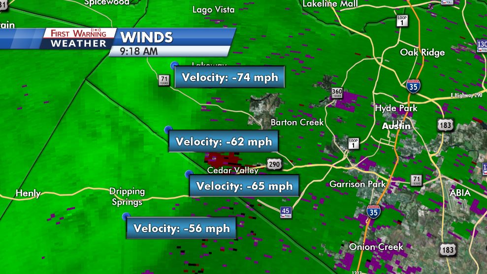 KXAN_Weather's tweet photo. Dangerous, near hurricane force wind gusts possible with this bow echo moving into Austin.  https://t.co/VOYEAfDgKg https://t.co/yl19FlcdSy