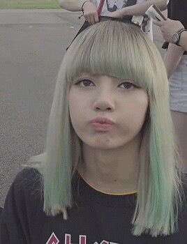 Angirmaa17's tweet photo. Cute little BABY 😍😍😍 
#BLACKPINK #BLINK #LISA https://t.co/FKQvTdiEp3