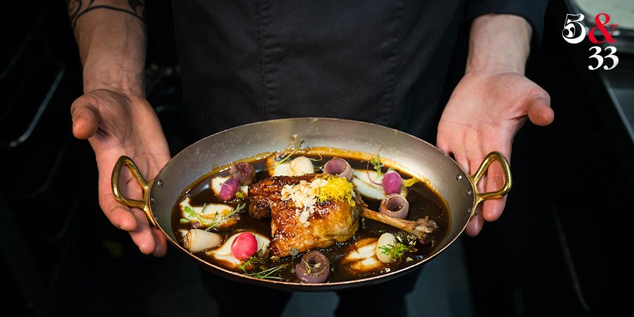 Our chef will serve you the best Sicilian ingredients in one dish: ‘Stinco di maiale brasato’. No worries, the translation of the Italian ‘stinco’ is not what you expect… ;)