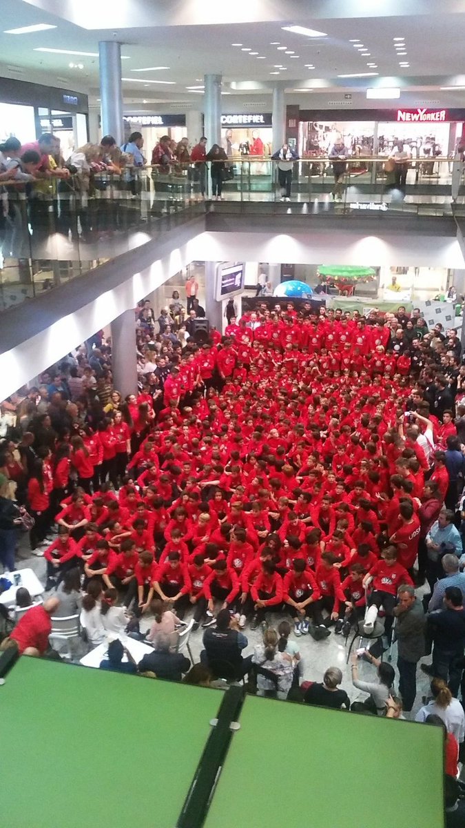 DaniHdez4's tweet photo. La dedicación, esfuerzo, profesionalidad, trabajo... Que tanta gente dedicó, dedica y dedicará... Los sueños, ilusiones, motivaciones, pasión... Están por encima de todo. Somos pasajeros, pero la @UDSantaMarta debe ser ETERNA ⚽ ⚽
#OrgulloUDSM https://t.co/xPanNINGdo