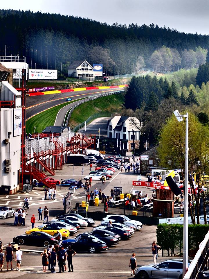 Vorige week dubbel feest bij #PorscheCentreLiège 🎉🎉 Zowel de Porsche Club Francorchamps days als de ING Ardenne Roads 2018 werden met succes georganiseerd! SEPIA verzorgde de #Porsche merk visibiliteit met vlaggen, totems, podium en banners 👌
#sepiaservices #customerexperience