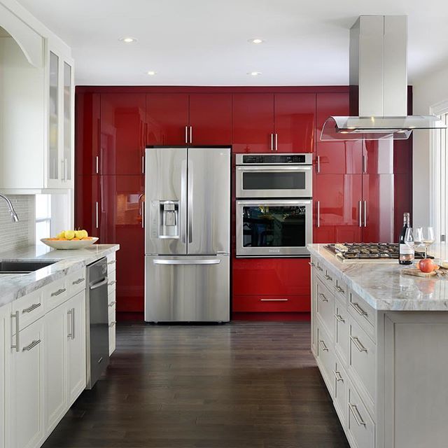 statuscon_com's tweet photo. Still one of our favourite kitchen renovation projects. Stylish but functional: clean lines, contemporary design with buzz worthy cherry red cabinetry. 👌🏼 https://t.co/Y33hgz3Ad3