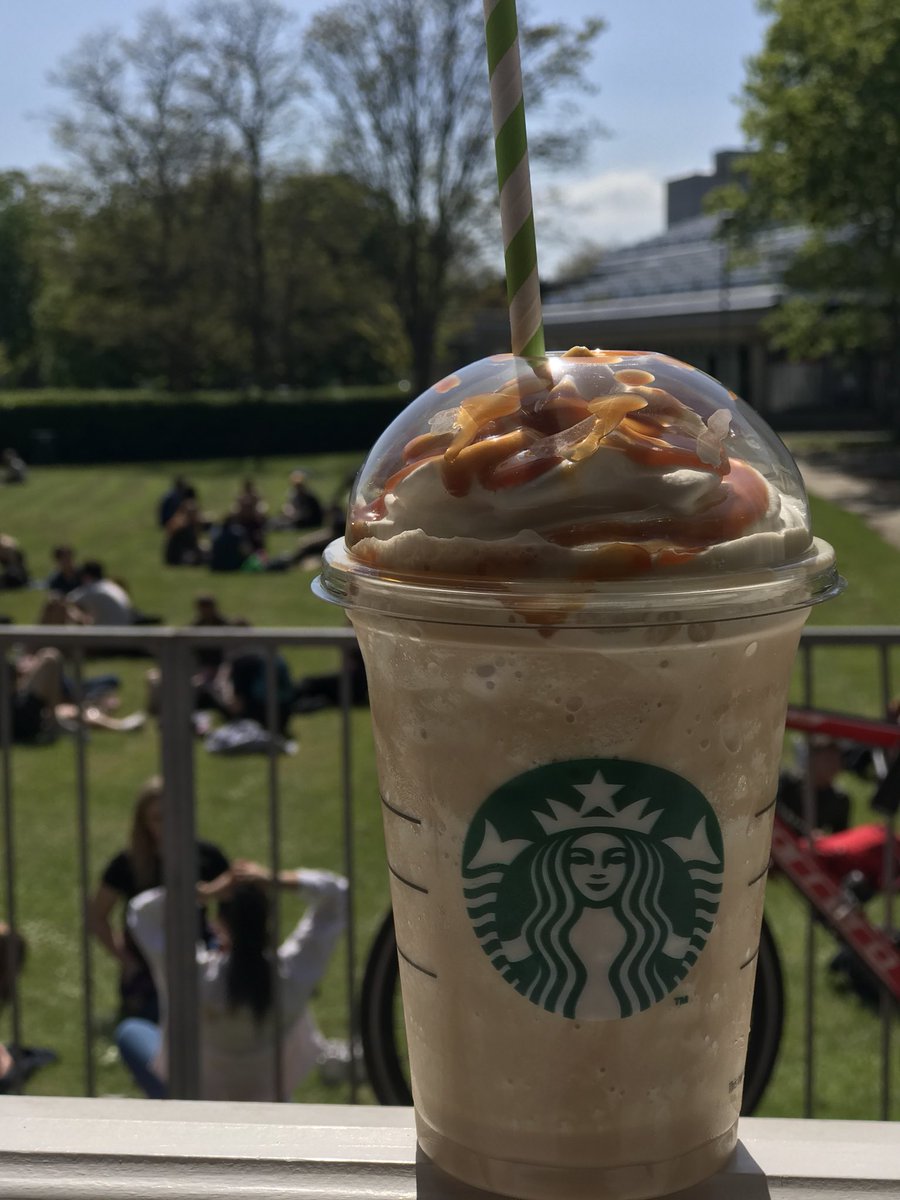 DemCamUPSU's tweet photo. Always love this time of year when the sun is shining and students are unwinding on Gunhouse Green. We’ve got a BBQ going today so why not come down, get yourself a burger and maybe even enjoy a Frappachino like I am! #StudyAid18 https://t.co/1m3LoYGv3m