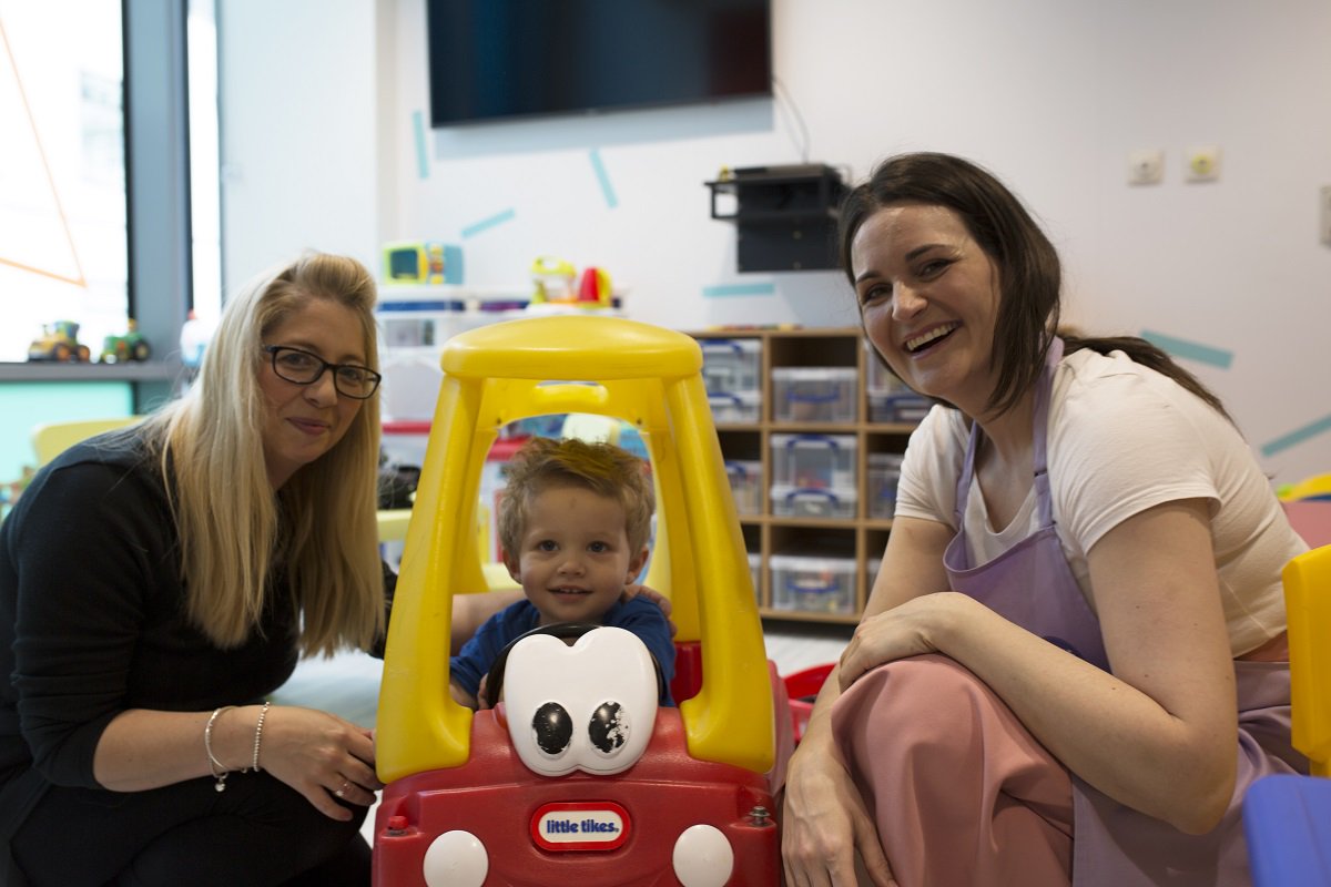 GOSHCharity's tweet photo. A big thank you to @SophieFaldo for choosing the champion at our hospital staff #BakeItBetter bake sale – congrats to GOSH volunteer Noreen on her fab creation. Sophie also visited the Panther Ward playroom to meet one-year-old Ashton and his mum Katie! https://t.co/kqOzUbCQMq https://t.co/qHhxCETLpp