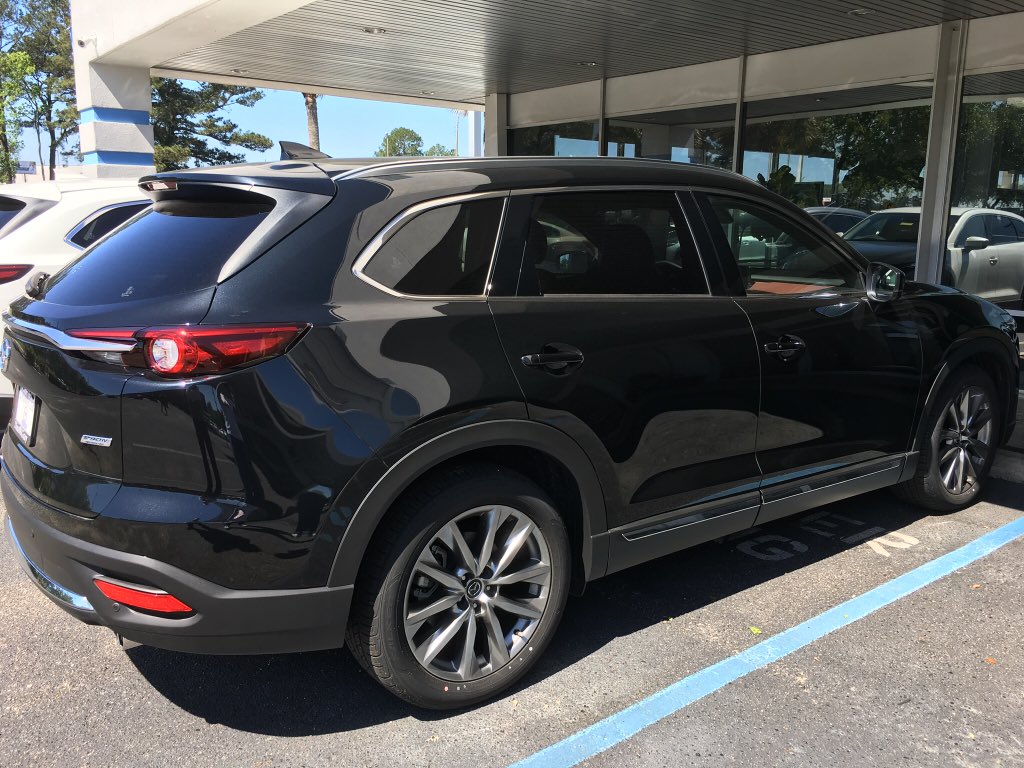 KFinProductions's tweet photo. Before we bid farewell to the @MazdaUSA CX-9, we had to get a quick shopping trip in, for our big gala this evening. Coming up on #MobileMornings, I will tell you which #DeanMcCrary vehicle I am test driving, next! @fmtalk1065 @daltonorwig https://t.co/jcBAsoewzB