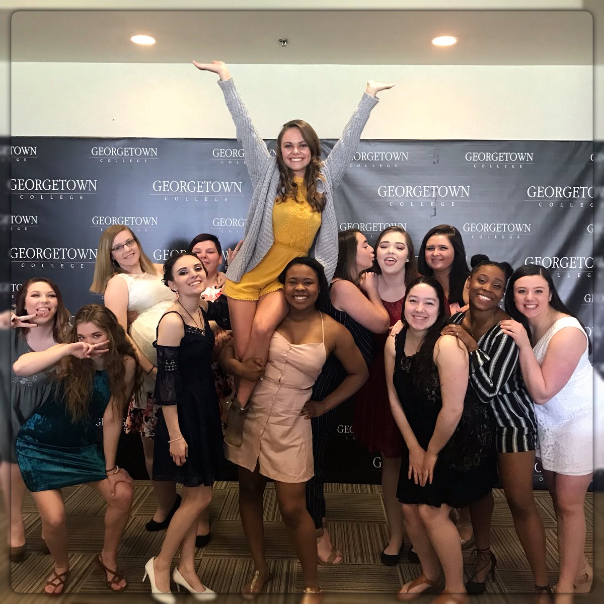 gcAcroTumb's tweet photo. Wishing good luck to our girls as we wrap up the year and head into finals! So proud of all they accomplished and excited for what next season brings! #tigerpride #gcacro #acro #tumbling #georgetown #finals  #goodluck https://t.co/3Kw3FPDxVJ
