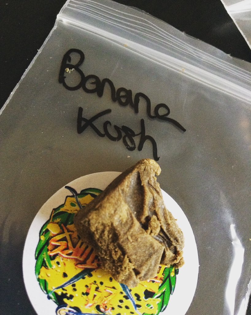Freakys420's tweet photo. Banana Kush Hash from la.cremme ! 💥💥💥 Contact us for more information about club in Barcelona. 🇫🇷🇺🇸🇪🇸🇬🇧 #weed #smoke #weedporn #bcn #barcelona #smokeweedeveryday #csc #privateclub #hashbar #thc #cbd #high #stoned #kush #haze #skunk https://t.co/jilL5SvnWT
